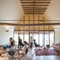 Préparatifs de la mariée sur la mezzanine