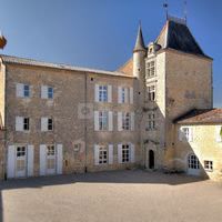 Cour du château de mons