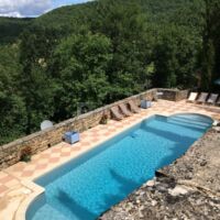 La piscine réservée aux mariages et aux gîtes