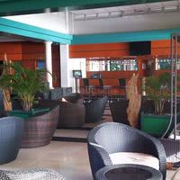Un deuxième bar prend le relais de 16h00 à 23h00