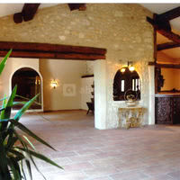 Salon prestige vide