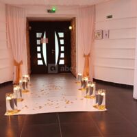 Accueil dans verrière décorée