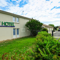 Façade du BRIT HOTEL Avignon Sud - Le Calendal