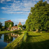 Parc avec plan d'eau