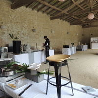 Sous la charretterie