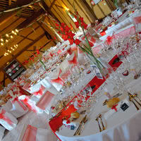 La grande salle décor rouge et blanc