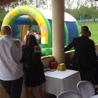 Structure gonflable pour les enfants mariage pergola