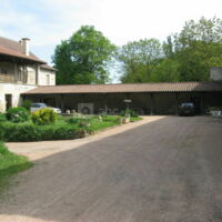 Cour et auvent