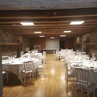 Salle de réception modetables rondes (location sur place)