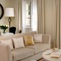 Salon Suite