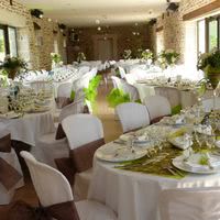 Salle dressée