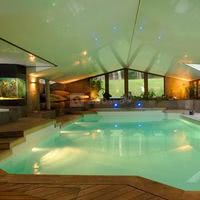 L'espace détente avec son jacuzzi et son sauna