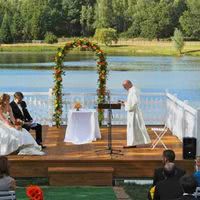 Cérémonie sur le ponton de l'ile