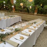 Banquet dans la cour du Château attenante à la salle de réception