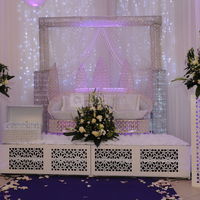 Au Palais de la Reine