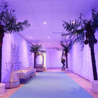 Au Palais de la Reine