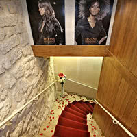 Escalier tapis rouge