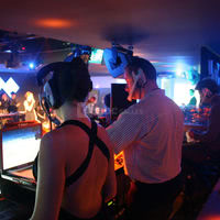 DJ