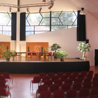 Salle aixagone (convention / lumière du jour)