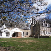 Salle aux roses et barnum