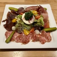Burrata à l'Huile de Truffe, Charcuterie du Terroir