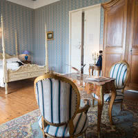 Une vaste chambre lumineuse Au Chateau de Goudourville