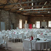 250 personnes assises