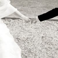 Mariage main dans la main