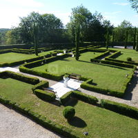 Jardin a la française du château