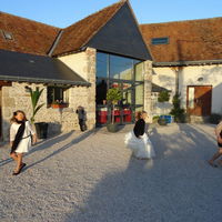 Salle et cour