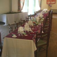 Un exemple de table d'honneur pour un mariage.