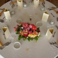 Une table d'honneur pour un mariage