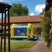 Jeux dans la petite cour