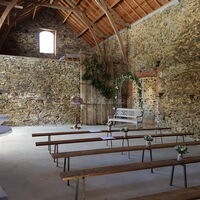 La grange en prépartion pour la cérémonie laïque