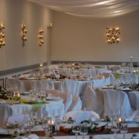 Avant l'entrée des invités