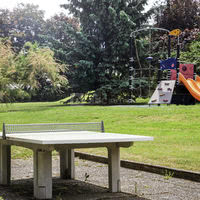 Jeux pour enfants dans le parc