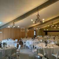 La Cave repas assis
