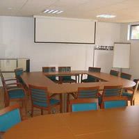 L'intérieur de la salle de réunion