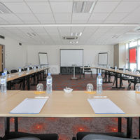 Salle de réunion en U