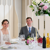 Les mariés à table
