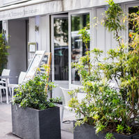 Terrasse Avenue de Paris