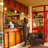 Hôtel Restaurant Kyriad au Relais du Vern