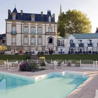 Piscine extérieure chauffée de mai à septembre