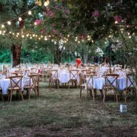 Réception de mariage dans le parc