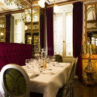 Notre Salon Orient Express - disponible pour des groupes de 2 à 6 personnes