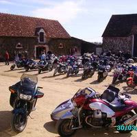 Parking dans la cour de la ferme