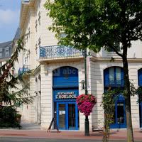 Façade de l'Hôtel - Accès restaurant