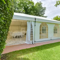 Chapiteau vu de l'extérieur