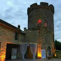 Le donjon au crépuscule