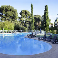 Piscine à débordement